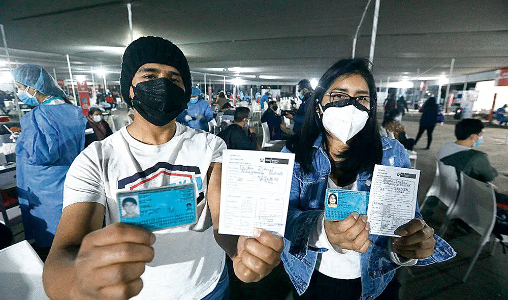 Constancia. Desde este viernes será obligatoria la presentación del carné con 2 dosis para ingresar a lugares cerrados. Foto: difusión Constancia. Desde este viernes será obligatoria la presentación del carné con 2 dosis para ingresar a lugares cerrados. Foto: difusión