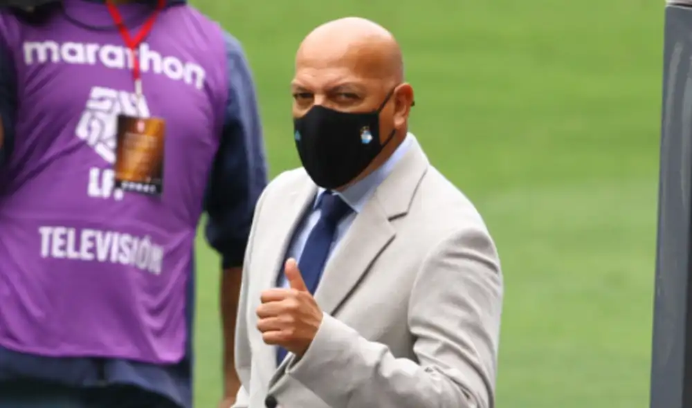 Roberto Mosquera fue escogido en 2020 como mejor DT de la Liga 1. Foto: La República Roberto Mosquera fue escogido en 2020 como mejor DT de la Liga 1. Foto: La República