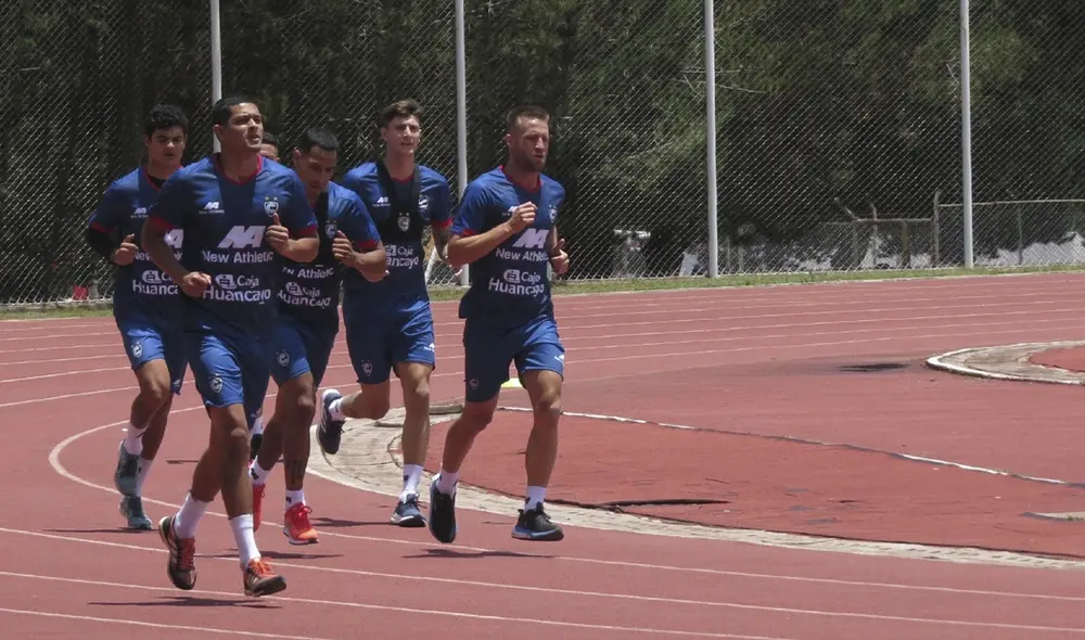 Jugadores entrenaron en la cancha del Instituto Peruano del Deporte (IPD). Foto: La República