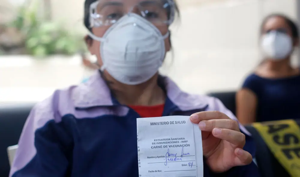 Carnet de vacunación será obligatorio para ingresar a espacios cerrados a partir del viernes 10 de diciembre. Foto: Carlos Contreras Carnet de vacunación será obligatorio para ingresar a espacios cerrados a partir del viernes 10 de diciembre. Foto: Carlos Contreras