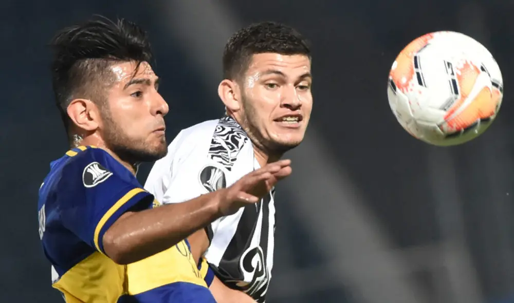 Carlos Zambrano llegó a Boca Juniors en 2020. Foto: AFP