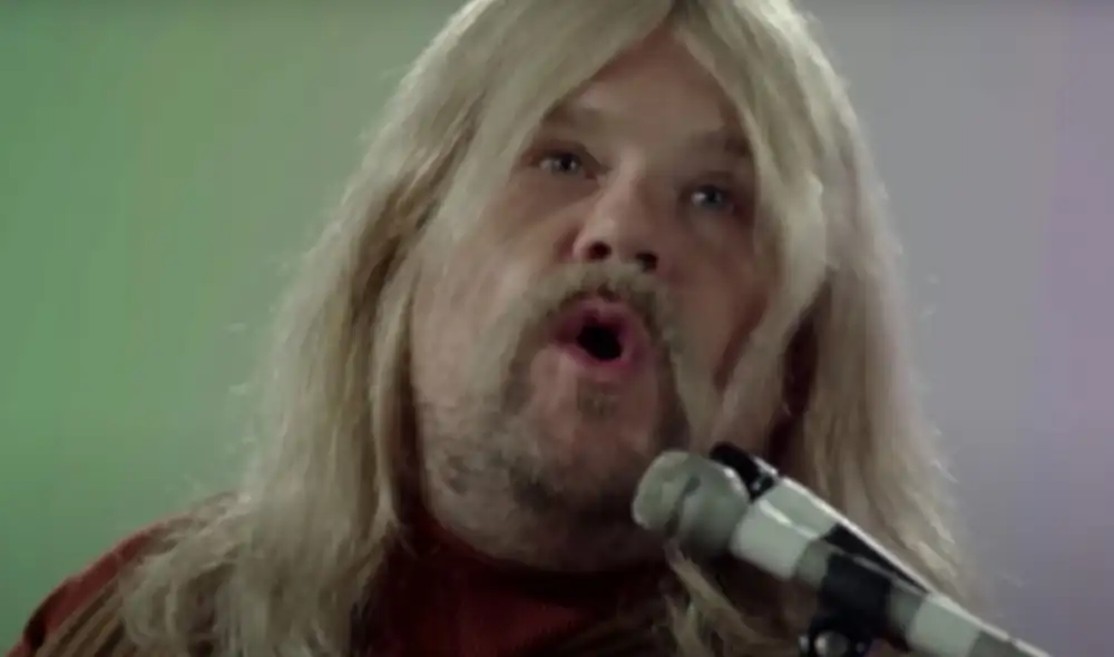 James Corden hace parodia del documental The Beatles: get back. Foto: Twitter The late late show