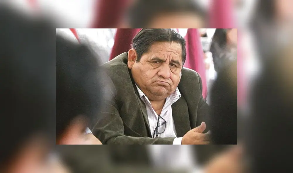 Veto Bernal. Uno de los principales "blindadores" de Cáceres Llica. Se opuso a revisión de resoluciones del Ejecutivo. Foto: La República Veto Bernal. Uno de los principales "blindadores" de Cáceres Llica. Se opuso a revisión de resoluciones del Ejecutivo. Foto: La República