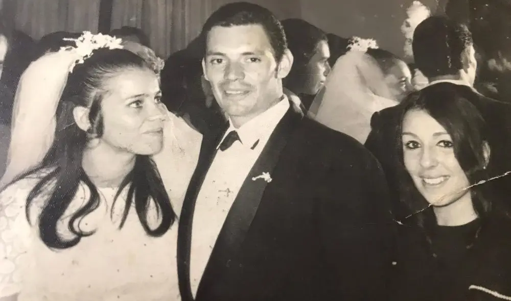 La joven reveló que su mamá estuvo enamorada de su papá hasta el último día de su vida a pesar de que este la engañó en más de una ocasión. Foto: captura de Twitter La joven reveló que su mamá estuvo enamorada de su papá hasta el último día de su vida a pesar de que este la engañó en más de una ocasión. Foto: captura de Twitter