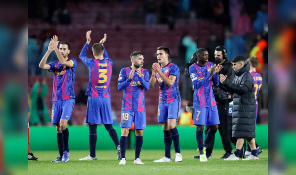 FC Barcelona clasificó a los dieciseisavos de final de la Europa League tras quedar terceros del Grupo E de la Champions League. Foto: EFE