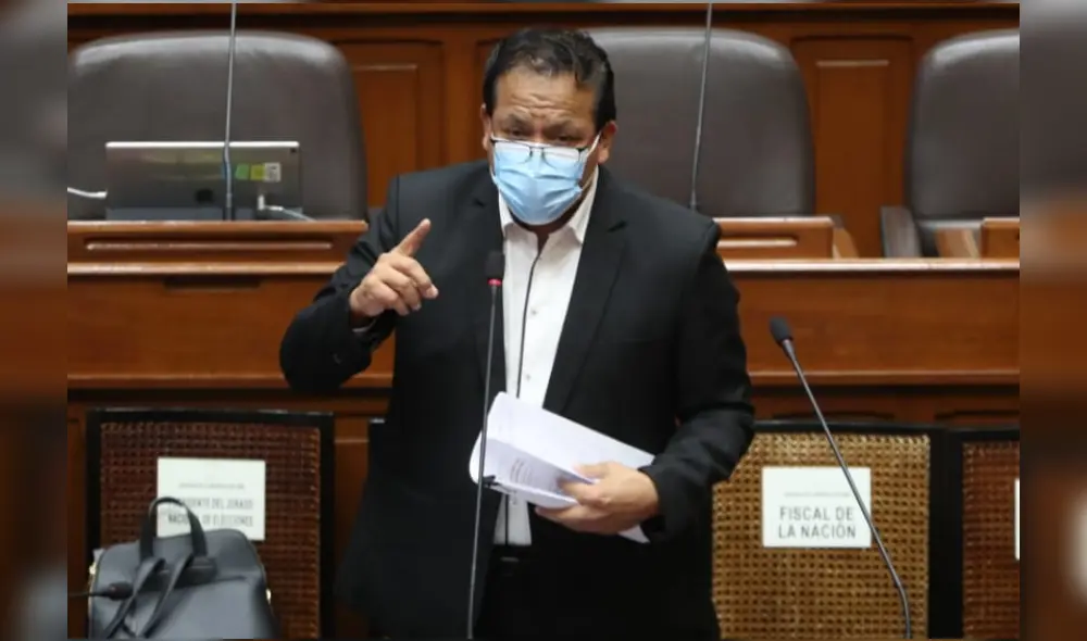 Roberto Sánchez, además de ser ministro de Comercio Exterior y Turismo, es congresista de la bancada de Juntos por el Perú. Foto: Mincetur / Video: TV Perú