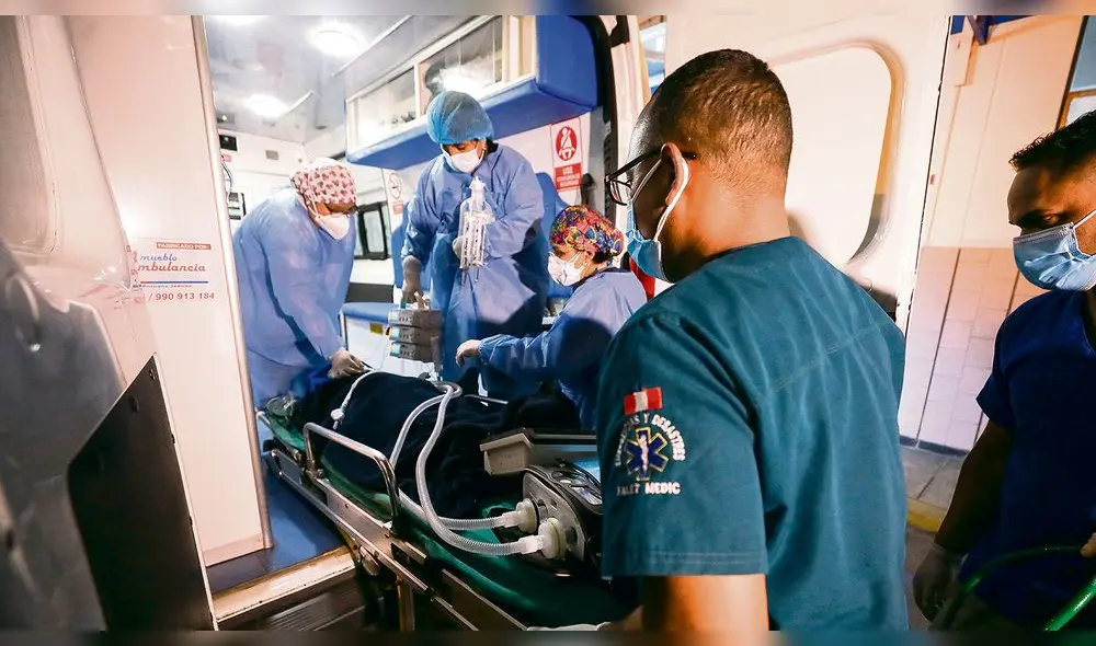 Traslado. Menor fue llevado desde el aeropuerto de Lima en una ambulancia al Rebagliati. Él sufrió un accidente de tránsito que afectó su columna. Le harán cirugía especializada. Foto: difusión