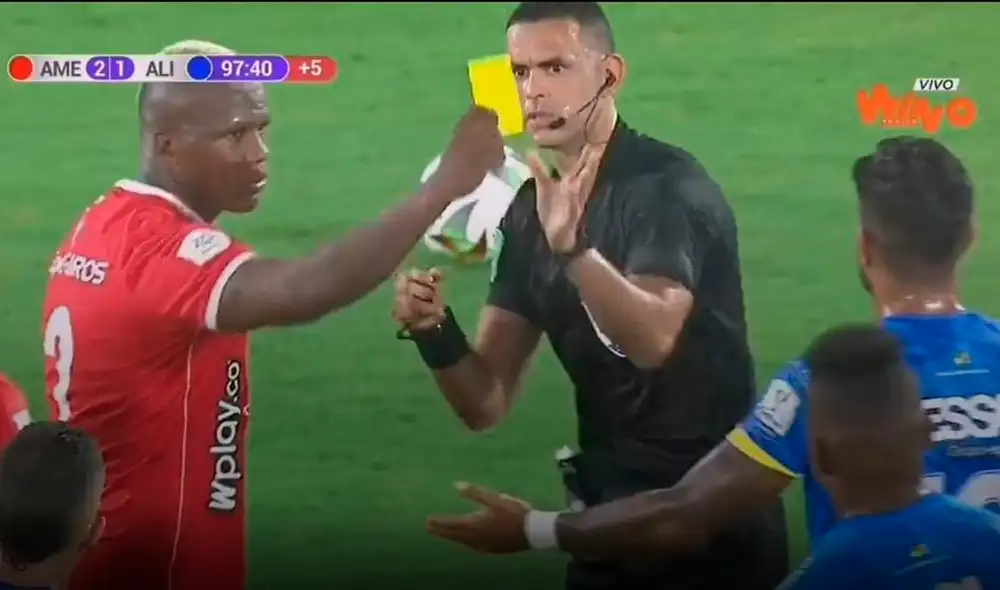 Marlon Torres 'amonestó' a Jairo Molina en el fútbol colombiano. Foto: captura Win Sports Marlon Torres 'amonestó' a Jairo Molina en el fútbol colombiano. Foto: captura Win Sports