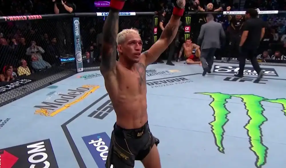 Charles Oliveira sumó 15 victorias por sumisión en la empresa de artes marciales mixtas. Foto: UFC
