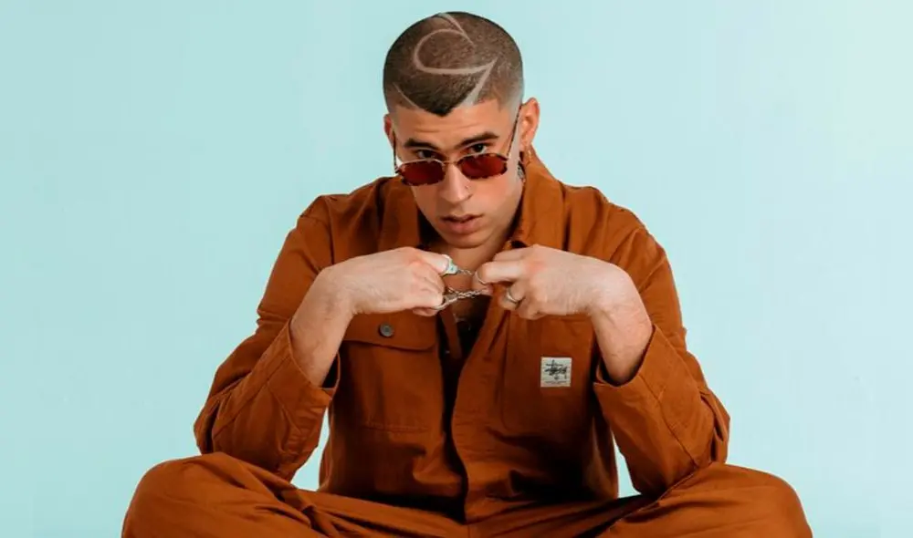 Vestimentas, portadas y premios son algunas de las piezas que se exponen en el  museo "P FKN R" en honor a Bad bunny. Foto: Captura / Instagram
