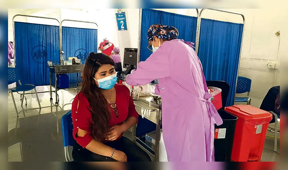 Se elevan. Aumenta asistencia a vacunatorios COVID-19. Foto: La República Se elevan. Aumenta asistencia a vacunatorios COVID-19. Foto: La República