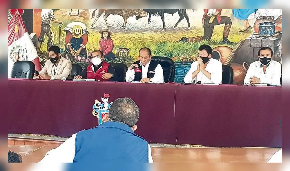 Reunión. Ministró escuchó a autoridades de Arequipa. Foto: La República