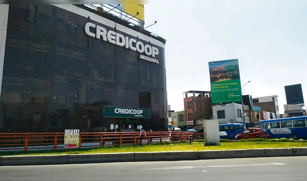 Similitudes. Credicoop Arequipa y Credicoop La Isla no solo tuvieron en común este local, también funcionarios, socios, entre otros. Foto: La República