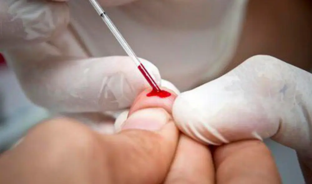 Una de las formas de transmisión del VIH es la vía sanguínea. Foto: AFP