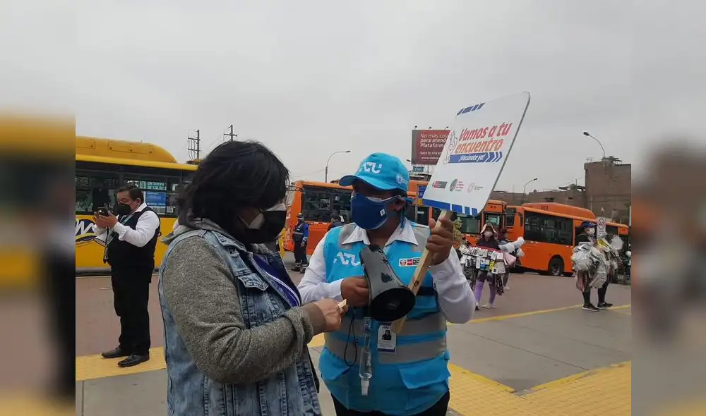 En este punto se inoculará a personas mayores de 12 años. Foto: Gianella Aguirre / URPI-LR En este punto se inoculará a personas mayores de 12 años. Foto: Gianella Aguirre / URPI-LR
