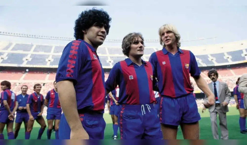 Con Barcelona, Maradona ganó la Copa del Rey, Copa de la Liga y la Supercopa de España. Foto: EFE Con Barcelona, Maradona ganó la Copa del Rey, Copa de la Liga y la Supercopa de España. Foto: EFE