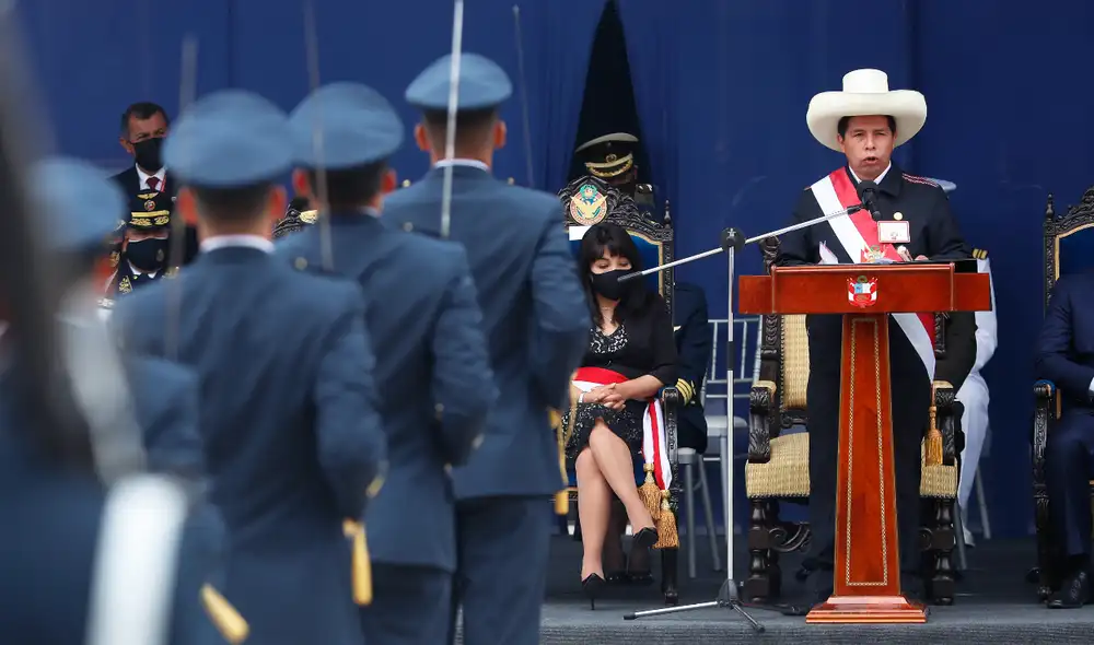 Pedro Castillo presidió la ceremonia de graduación de la Escuela de Oficiales de la FAP. Foto: Presidencia / Video: TV Perú Pedro Castillo presidió la ceremonia de graduación de la Escuela de Oficiales de la FAP. Foto: Presidencia / Video: TV Perú