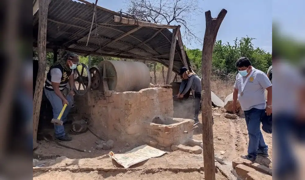 Los dueños de la maquinaria escaparon previo al operativo. Foto: Fiscalía
