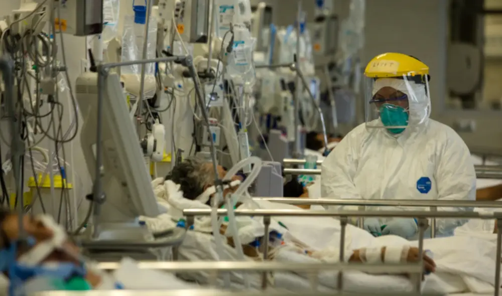 "No vacunarse genera una alta probabilidad de pasar a UCI o de fallecer", remarcó Cevallos. Foto: John Reyes/La República