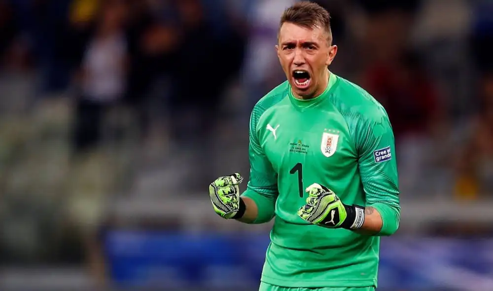 El Galatasaray de Fernando Muslera lucha por llegar a los primeros lugares de la Superliga de Turquía. Foto: EFE