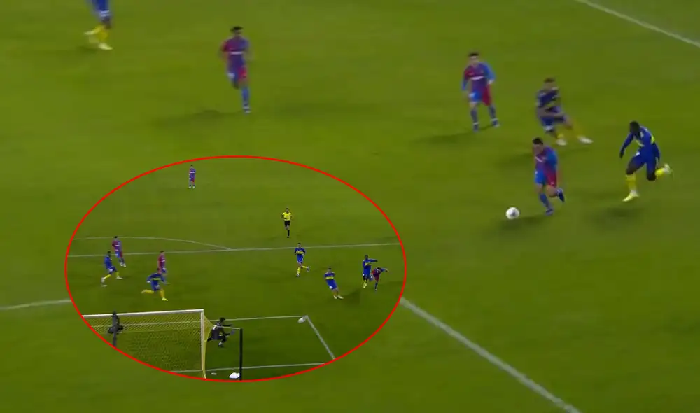 Luis Advíncula es titular con Boca Juniors. Foto: captura de Barca TV