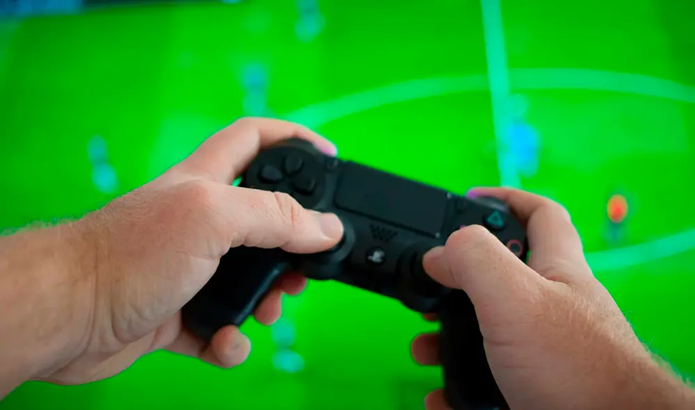 Asimismo, también puedes conseguir 12 meses de PlayStation Plus al 50% de descuento. Foto: Roams