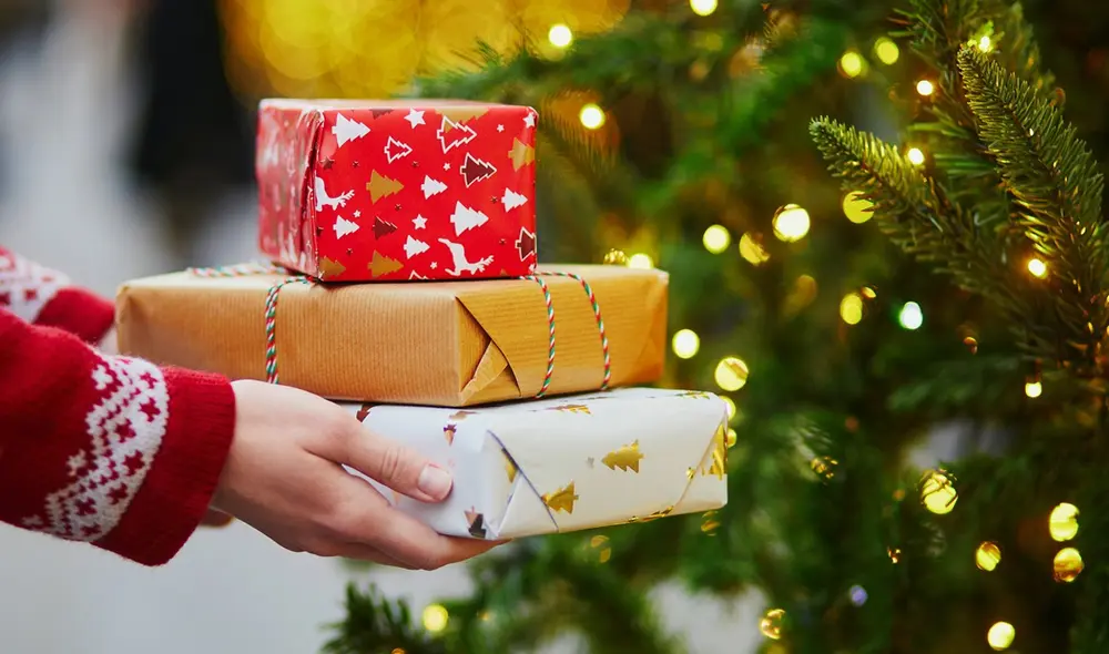 Descarta el papel de regalo clásico para envolver tus regalos en esta Navidad. Foto: serpadres.es Descarta el papel de regalo clásico para envolver tus regalos en esta Navidad. Foto: serpadres.es