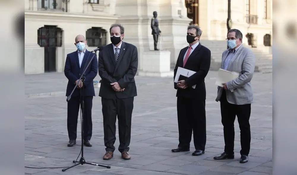 Conversaron sobre la importancia del sector hidrocarburos en el ámbito social y económico a la población de todo el Perú. Fotos: Gerardo Marín Conversaron sobre la importancia del sector hidrocarburos en el ámbito social y económico a la población de todo el Perú. Fotos: Gerardo Marín