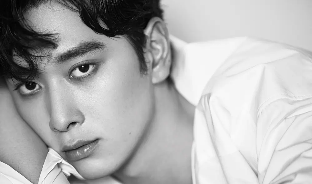 El integrante de menor edad de 2PM, Hwang Chansung, sorprendió a sus fans con anuncio de boda, embarazo de su prometida y salida de su empresa JYP. Foto: composición/JYP