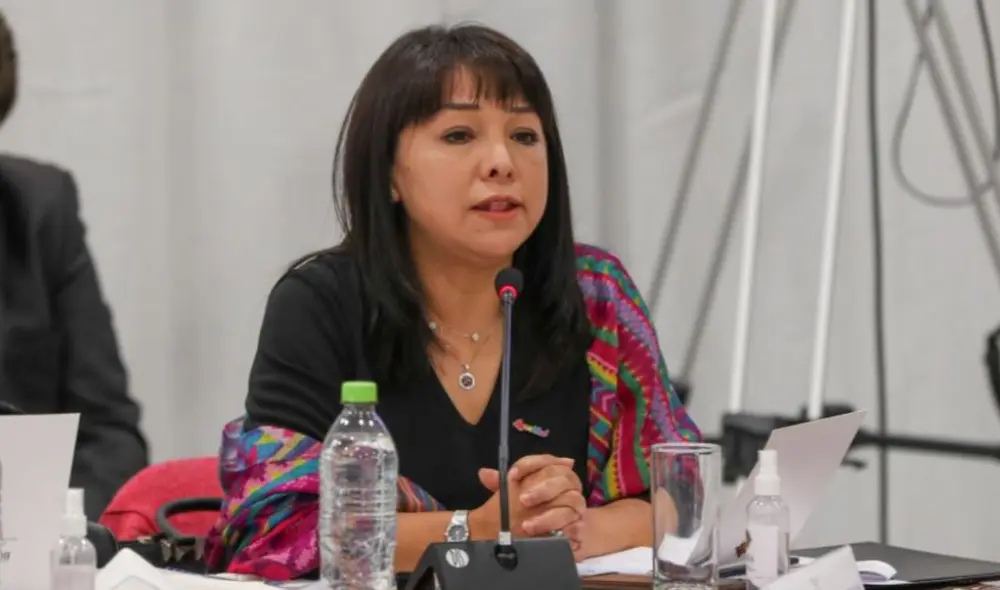 La presidenta del Consejo de Ministro saludó la moción aprobada con 19 votos a favor y 14 en contra. Foto: Presidencia La presidenta del Consejo de Ministro saludó la moción aprobada con 19 votos a favor y 14 en contra. Foto: Presidencia