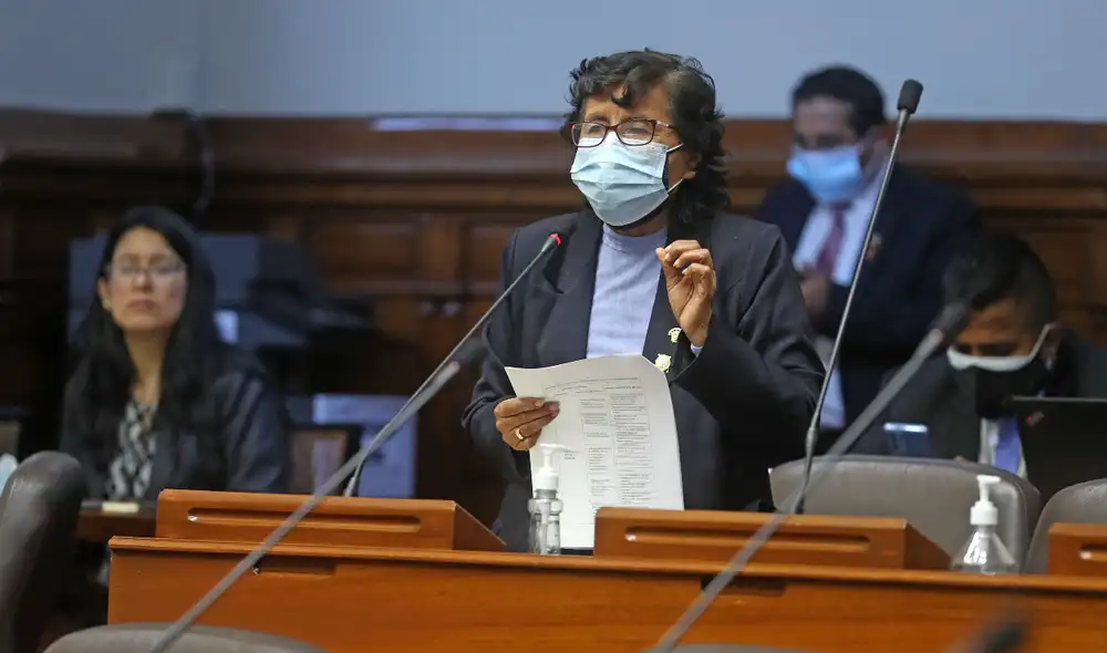 Lucinda Vásquez acusada de haber filtrado el examen. Foto: Congreso