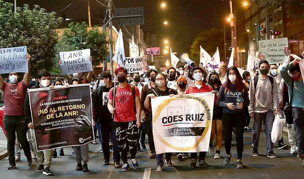 Voz. Jóvenes se pronunciaron contra el retorno al pasado. Foto: Gerardo Marín/La República