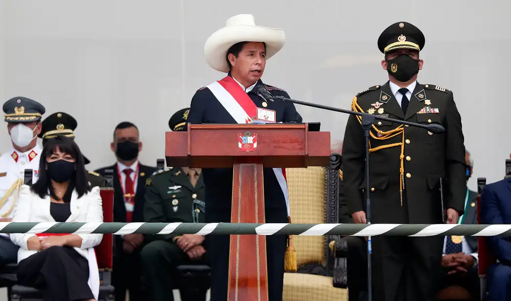 El mandatario Pedro Castillo dio un discurso en la ceremonia de graduación de los alféreces y subtenientes de la Escuela Militar de Chorrillos. Foto: Presidencia El mandatario Pedro Castillo dio un discurso en la ceremonia de graduación de los alféreces y subtenientes de la Escuela Militar de Chorrillos. Foto: Presidencia