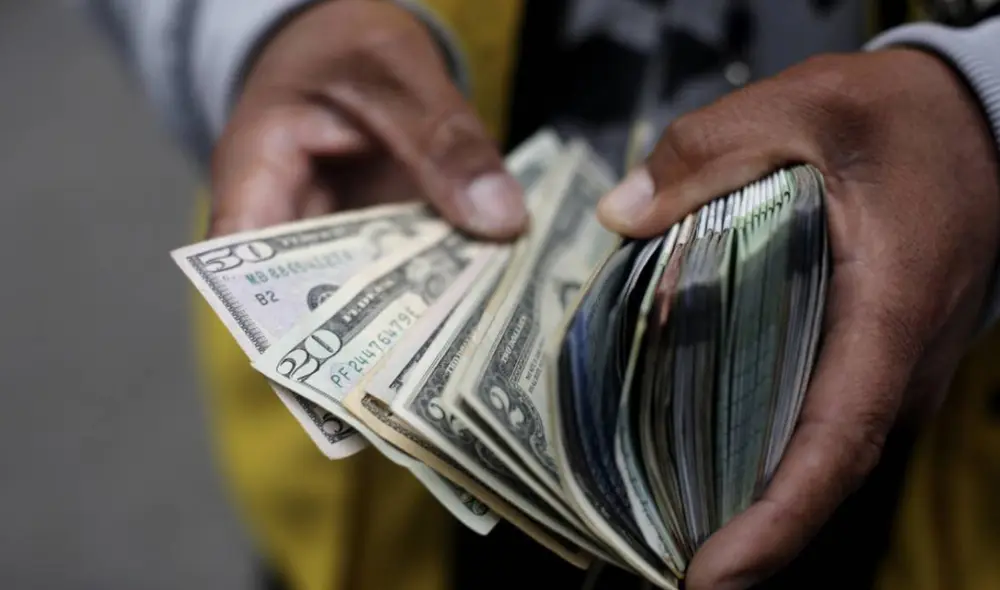 Conoce cuál es el precio del dólar en Perú hoy viernes 17 de diciembre del 2021. Foto: Carlos Contreras/La República Conoce cuál es el precio del dólar en Perú hoy viernes 17 de diciembre del 2021. Foto: Carlos Contreras/La República