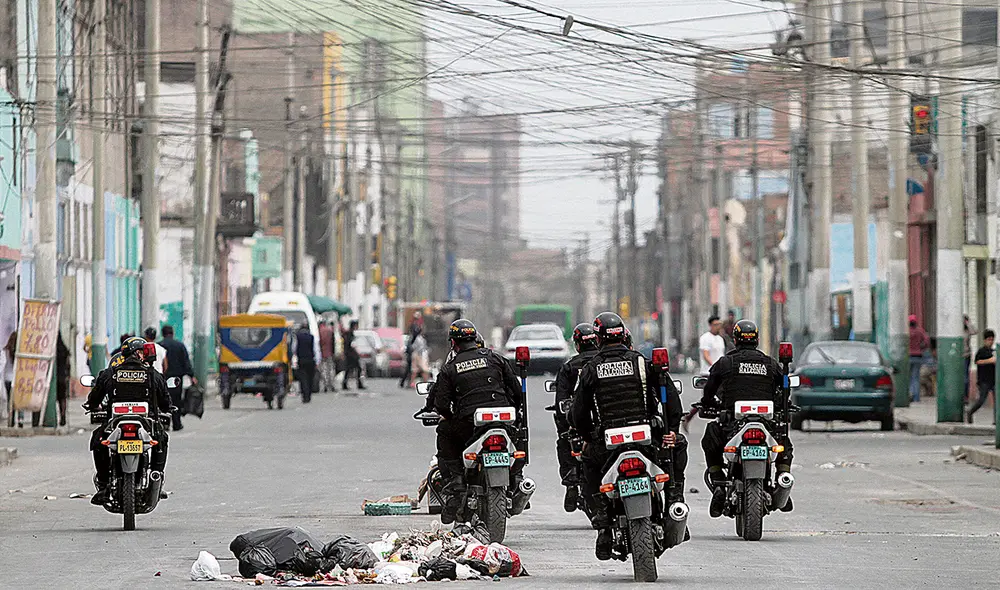Patrullaje. En el primer puerto piden que las fuerzas armadas apoyen el patrullaje que realiza la Policía en las calles. Foto: La República