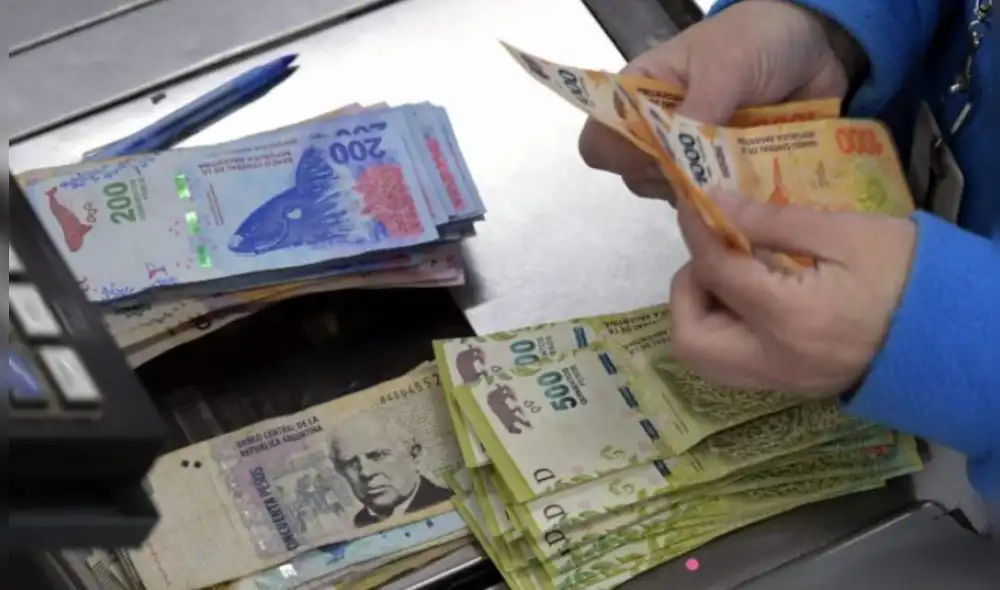 Conoce AQUÍ quienes recibirán el Bono Navideño de 15.000 pesos otorgado por el Gobierno de la provincia de Corrientes Conoce AQUÍ quienes recibirán el Bono Navideño de 15.000 pesos otorgado por el Gobierno de la provincia de Corrientes