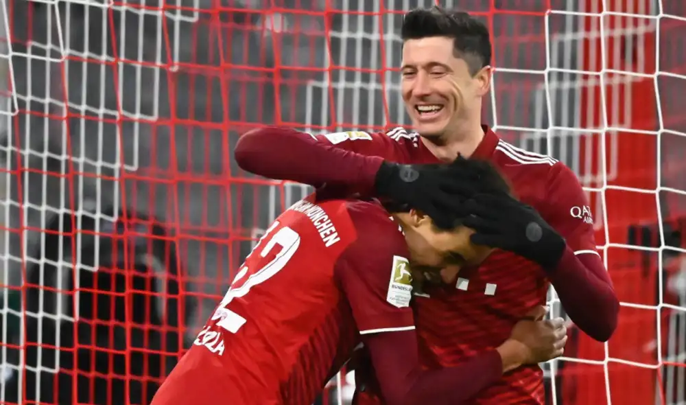 Robert Lewandowski suma 19 goles en la presente Bundesliga. Foto: EFE