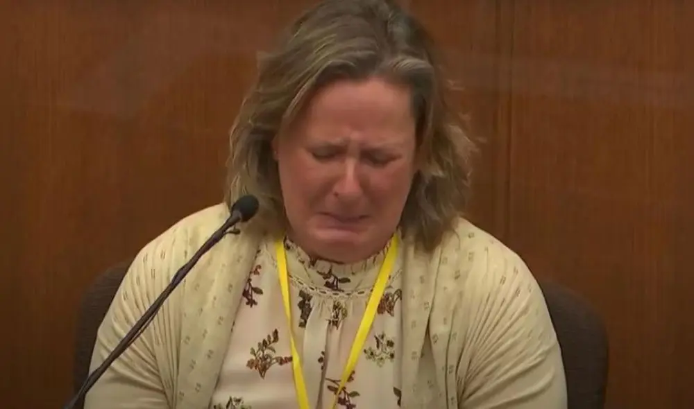 La exoficial aseguró que mató por error a Daunte Wright. Presuntamente, confundió su taser con su arma de fuego y disparó al afroamericano. Foto: MPR News