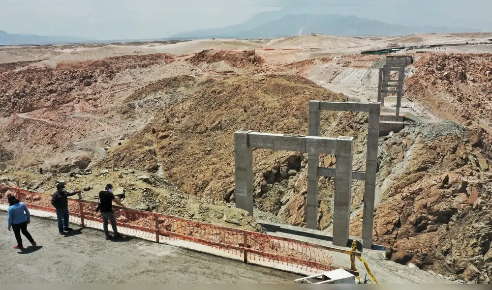 Problemas. Puente de Arequipa-La Joya registra serio retraso.