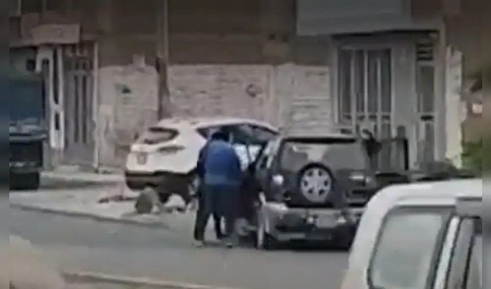 Maestros piden apoyo a las autoridades. Foto: captura de América noticias Maestros piden apoyo a las autoridades. Foto: captura de América noticias