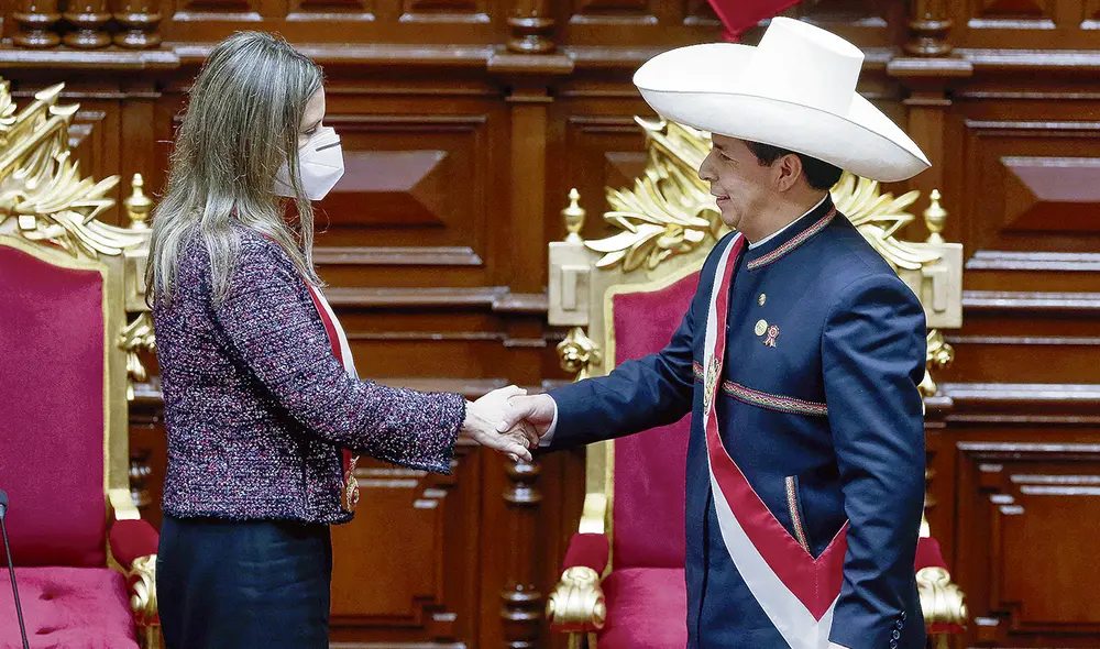 Poderes impopulares. Castillo y Alva interpretan una obra marcada por la mediocridad. Foto: difusión