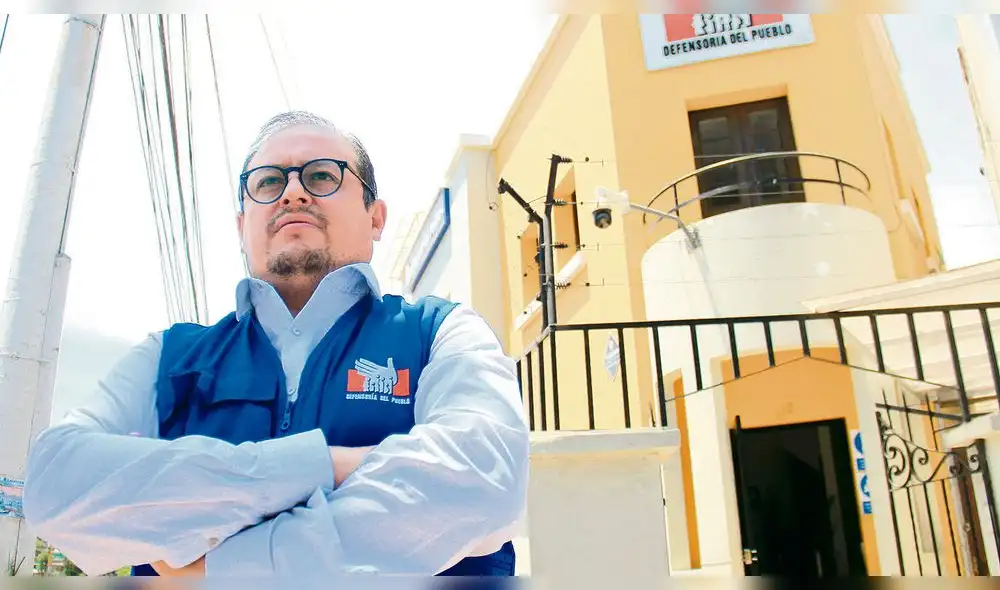 Sin diplomacia. Ángel Manrique Linares expresa con rotunda claridad el colapso de Arequipa. No quiere ser pesimista, teme que esto sea el principio del fin. Foto: La República Sin diplomacia. Ángel Manrique Linares expresa con rotunda claridad el colapso de Arequipa. No quiere ser pesimista, teme que esto sea el principio del fin. Foto: La República