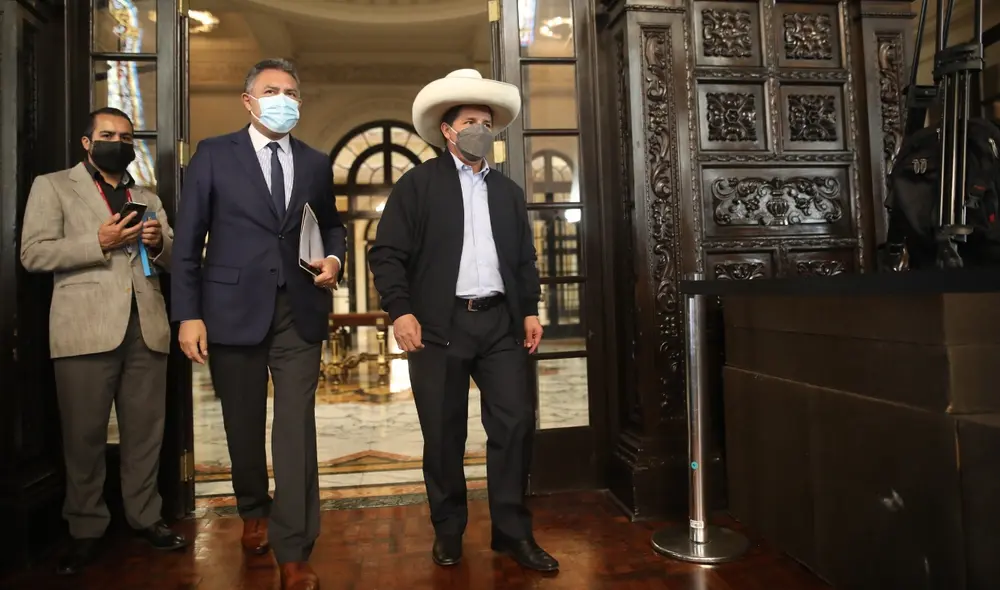 El secretario general de Palacio, Carlos Jaico, y el presidente de la República en la sede del Poder Ejecutivo. Foto: Presidencia El secretario general de Palacio, Carlos Jaico, y el presidente de la República en la sede del Poder Ejecutivo. Foto: Presidencia