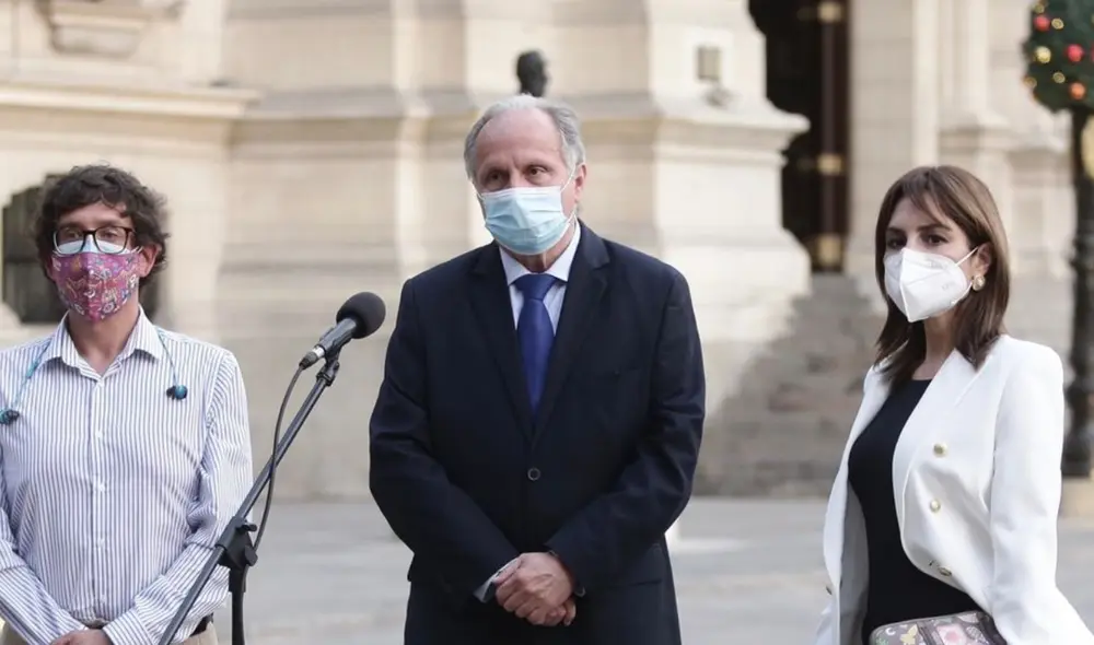 También asistieron los periodistas Jaime Chincha y Mávila Huertas. Foto: Gerardo Marín/La República También asistieron los periodistas Jaime Chincha y Mávila Huertas. Foto: Gerardo Marín/La República