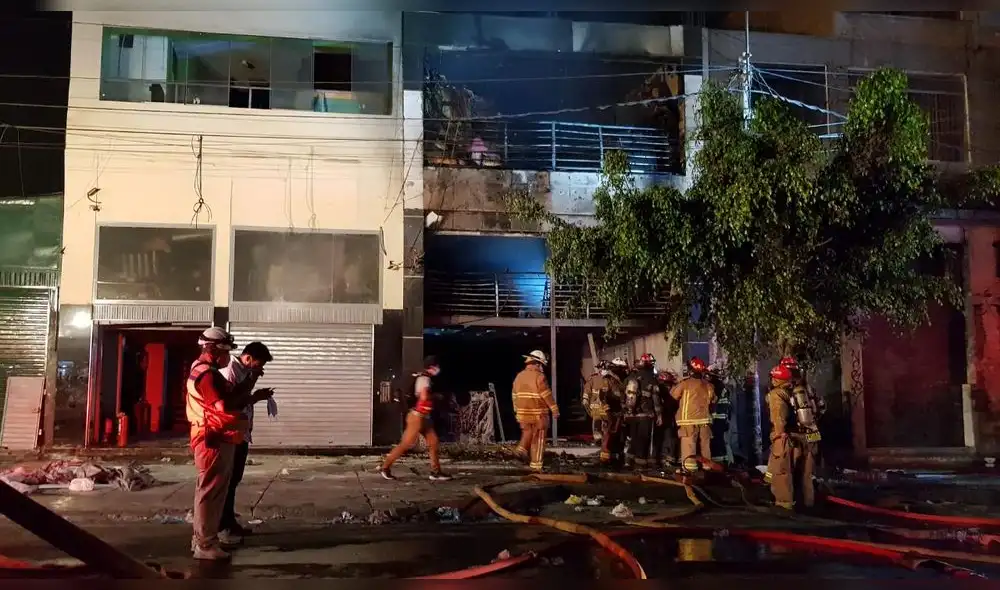 Trabajadores lograron salir ilesos. Foto: URPI - LR Trabajadores lograron salir ilesos. Foto: URPI - LR