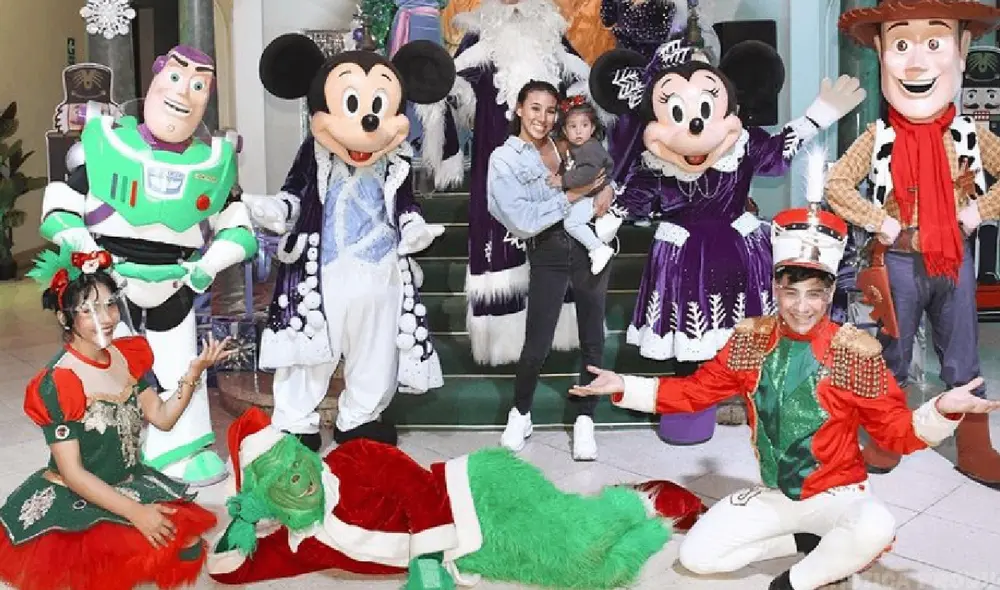 Samahara Lobatón compartió con su familia y amigos show y cena navideña. Foto; Instagram/Samahara Lobatón Samahara Lobatón compartió con su familia y amigos show y cena navideña. Foto; Instagram/Samahara Lobatón