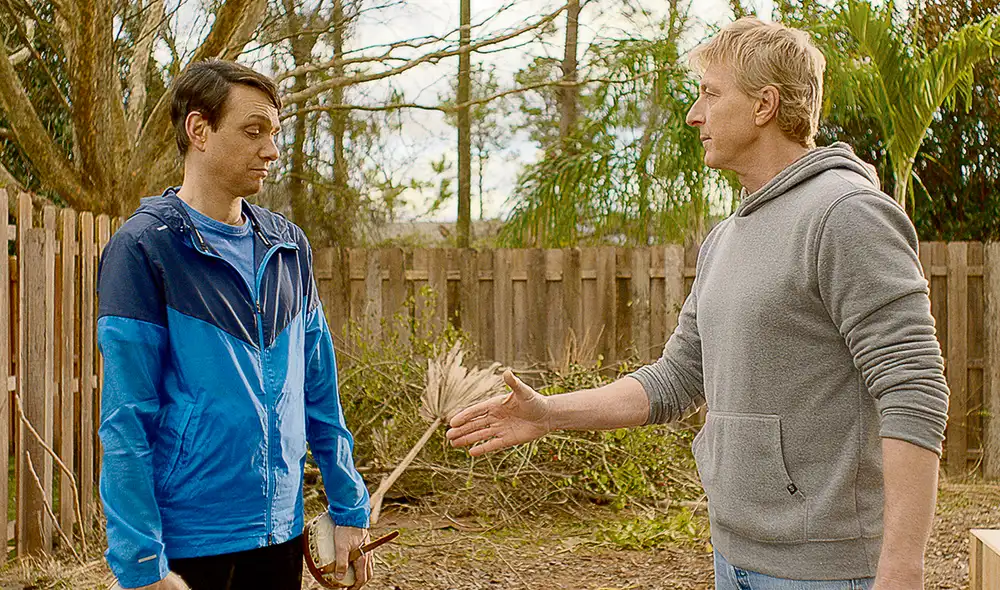 Daniel Larusso (Ralph Macchio) y Johnny Lawrence (William Zabka) deberán combinar las técnicas de sus dojos por un bien común en la cuarta temporada de Cobra Kai. Foto: difusión