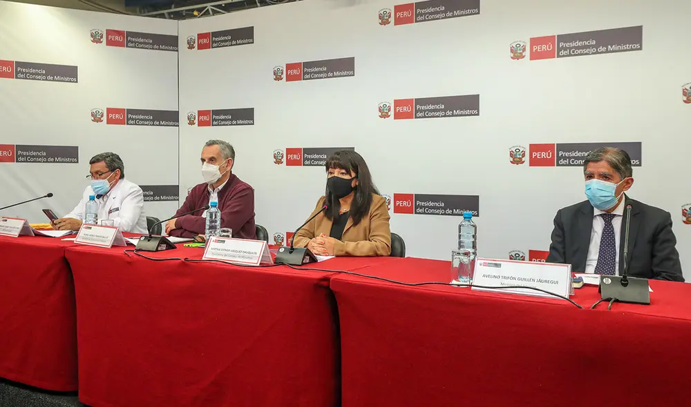 La titular de la PCM, Mirtha Vásquez, junto con los ministros Hernando Cevallos (Salud), Avelino Guillén (Interior) y Pedro Francke (Economía). Foto: PCM La titular de la PCM, Mirtha Vásquez, junto con los ministros Hernando Cevallos (Salud), Avelino Guillén (Interior) y Pedro Francke (Economía). Foto: PCM
