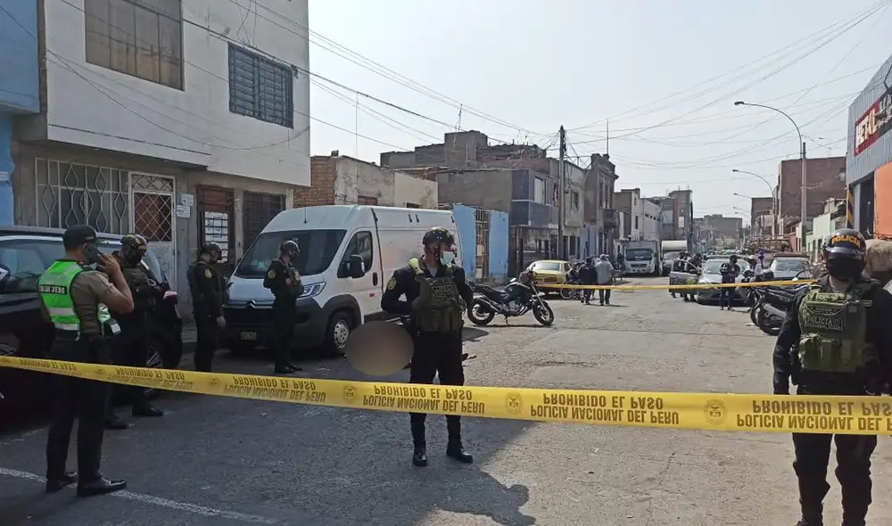 PNP cercó la zona para iniciar las diligencias correspondientes. Foto: Geanella Izquierdo/URPI-LR