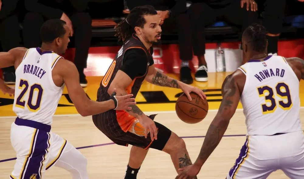 Actualmente, los Angeles Lakers están fuera de los puestos de play-off. Foto: EFE.